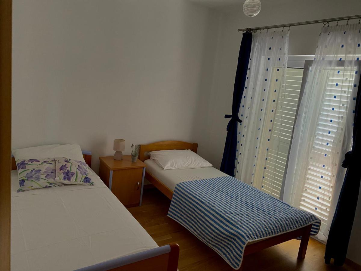 Apartamento Apartman Nives Trogir Exterior foto