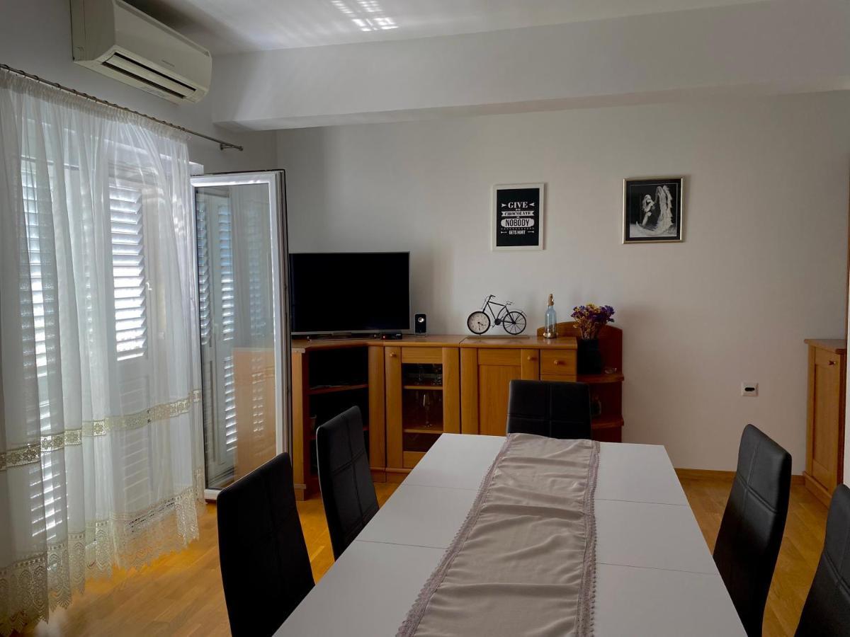 Apartamento Apartman Nives Trogir Exterior foto